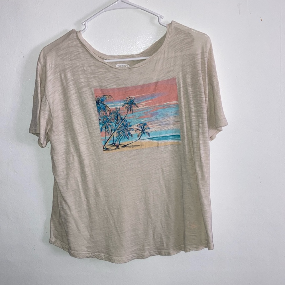 Old Navy, summer graphic tee size small